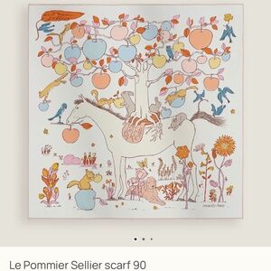 NWT! HERMES Le Pommier Sellier silk scarf 90 cm Blanc / Bleu Glacier / Abricot